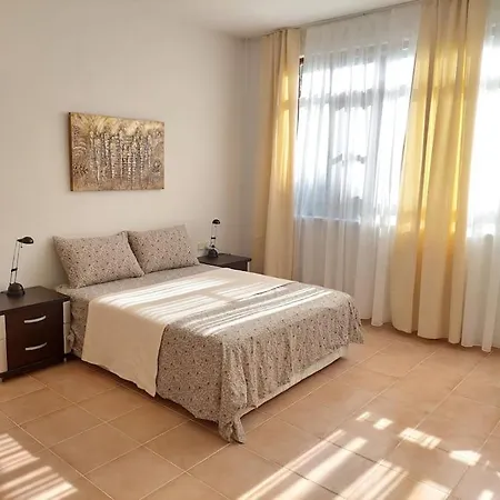 On The Historic Castle Hill Daire