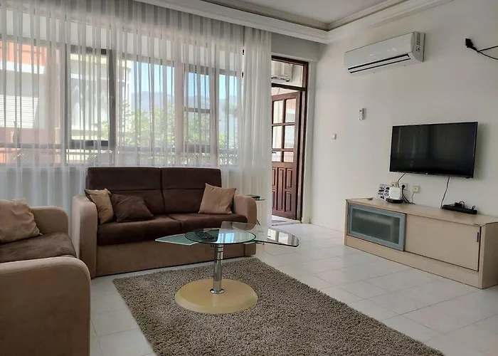 On The Historic Castle Hill Daire Alanya